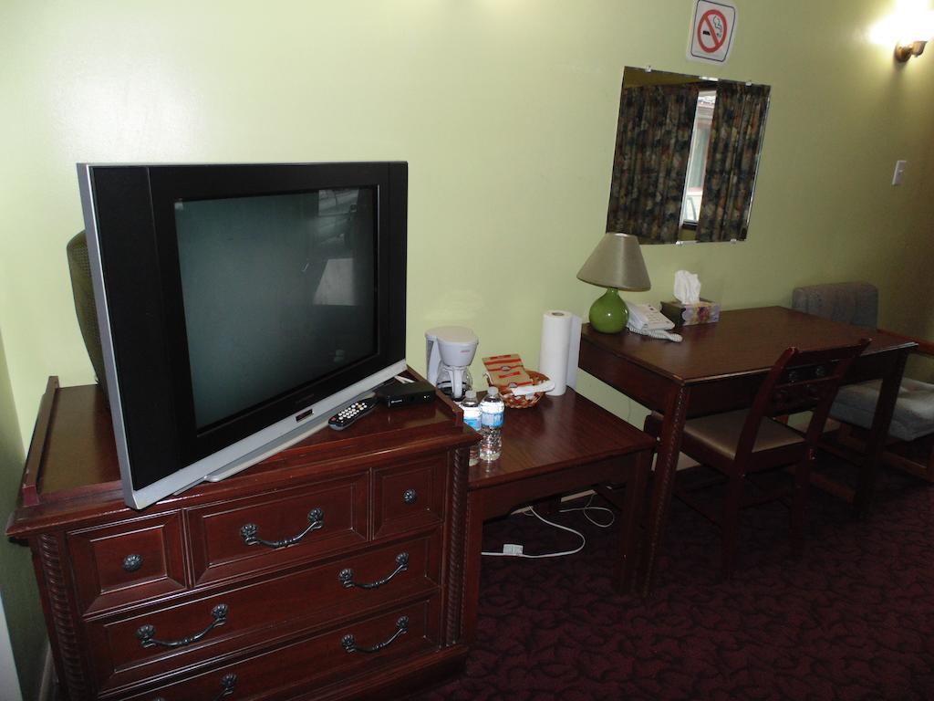 Capri Motel Port Colborne Room photo